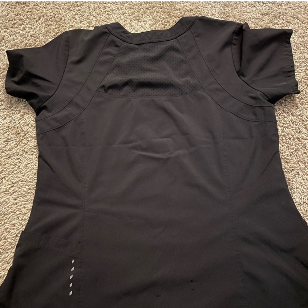 Barco One Black scrub top